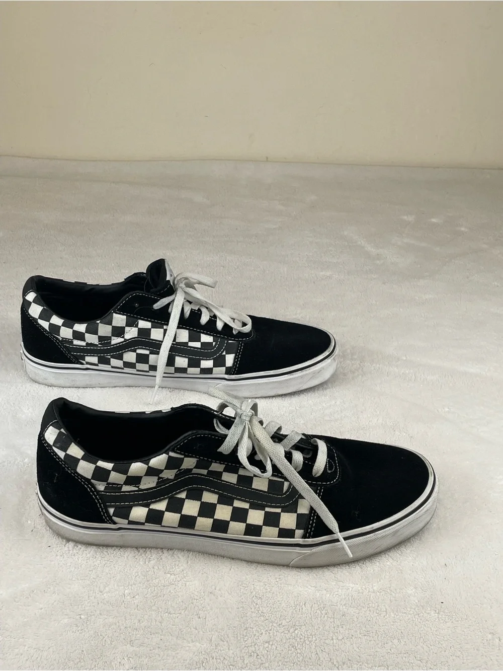 Vans Black and White Checkerboard Unisex Old Skool Sneakers